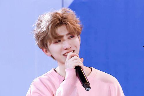 范丞丞蔡徐坤吃瓜视频,揭秘娱乐圈幕后真相