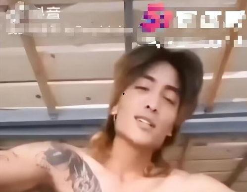 精神小伙吃瓜少女视频大全