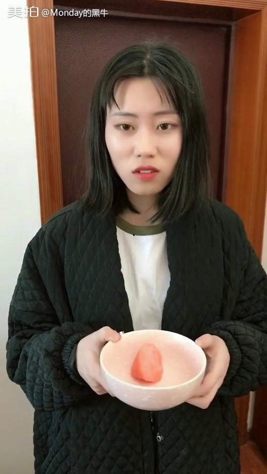 女人吃瓜了视频