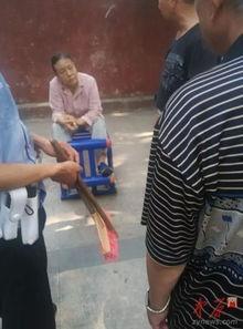 两小孩打架奶奶吃瓜视频,吃瓜群众视角下的童年冲突